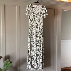 Maxi dress with cutout back